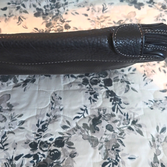 Wilson's Leather soft sided small briefcase/laptop/tablet carrying case in black - Picture 7 of 7